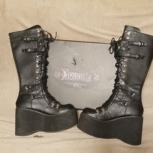 8M Kera200/BVL Kick ass platform boots
